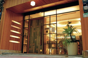 Отель Wabi Sabi B&B  Tainan